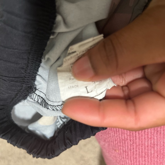 Shorts - Picture 2 of 3